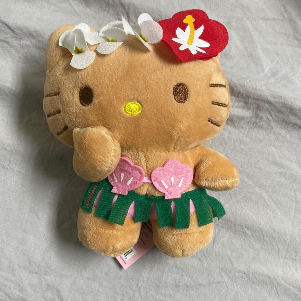 NWT Hello Kitty Hawaii Exclusive Plushies